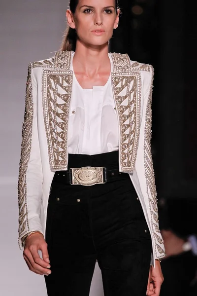 Look 19